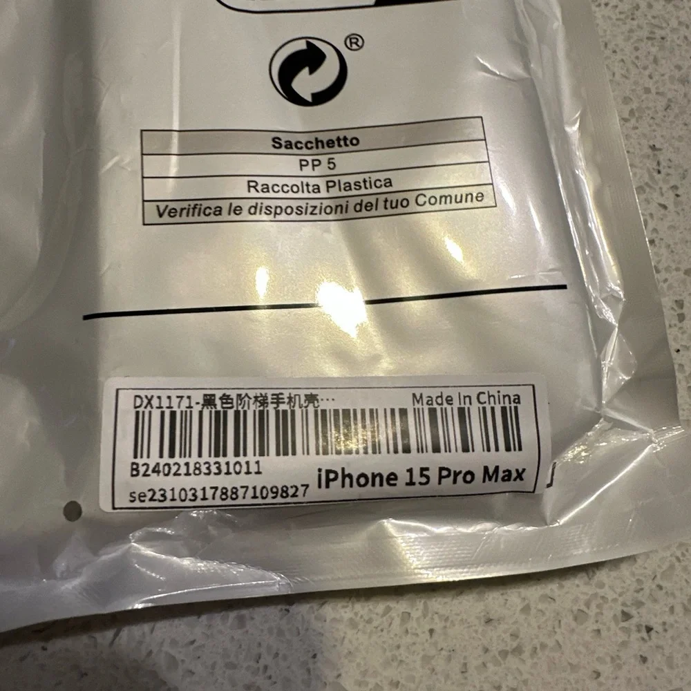 iphone 15 pro max case new black spider new in package drop proof
